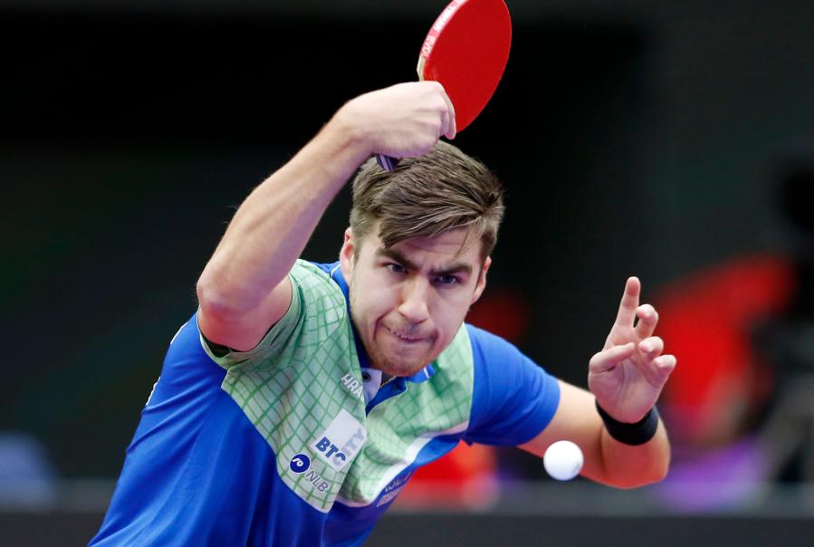 该队在中场 该队在中场